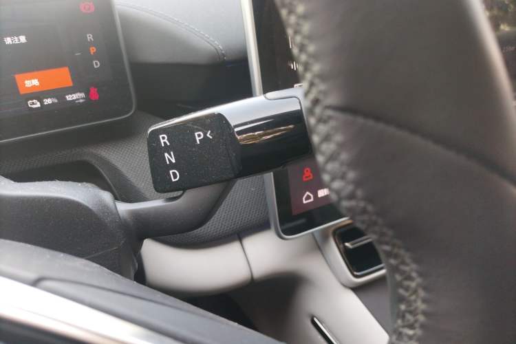 Used Polestar 4 2024 Dual-Motor Long-Range PLUS Dual-Star Connectivity Edition Gear Lever
