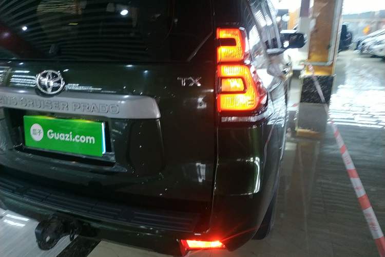 Used Toyota Prado 2018 3.5L Automatic TX-L Right Rear Taillight