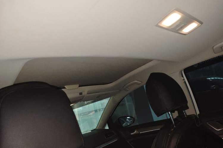 Used Volkswagen Golf 2015 1.6L Automatic Comfort Model Headliner