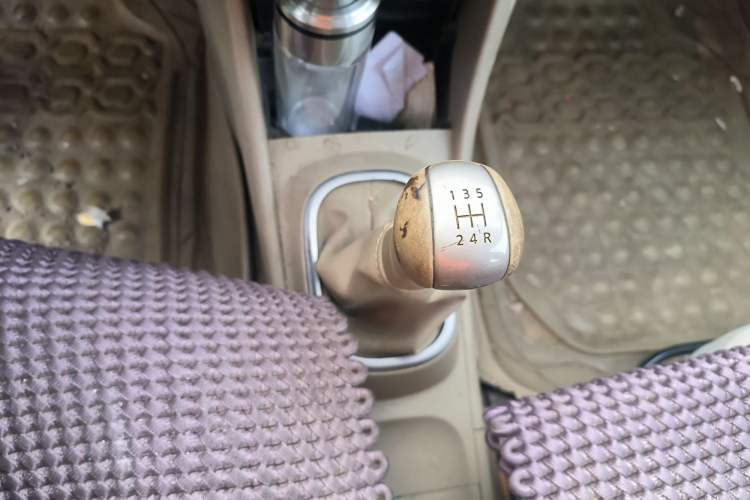 Used Nissan Sylphy 2012 Classic 1.6XE Manual Comfort Edition Gear Lever