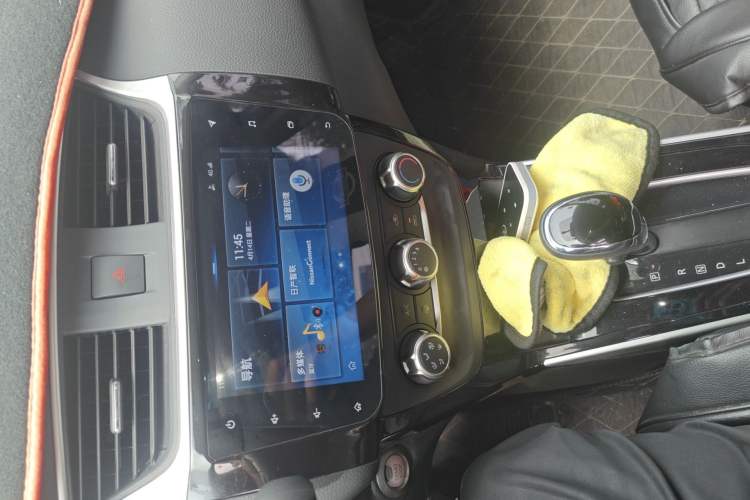 Used Nissan Sylphy 2019 1.6XV CVT Smart Connect Luxury Edition China VI Standard Audio And AC Panel