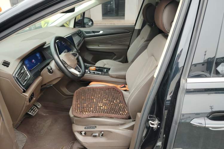 Used Volkswagen Viloran 2022 380TSI Prestige Edition Left Front Seat