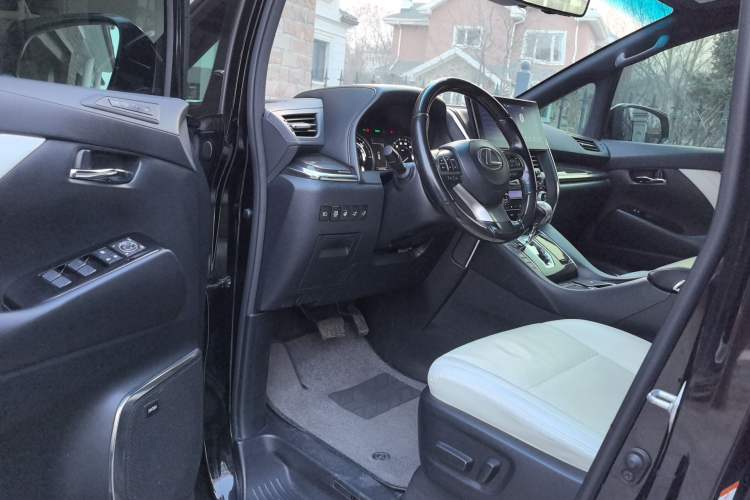 Used Lexus LM 2020 300h Seven-Seat Elegant Edition