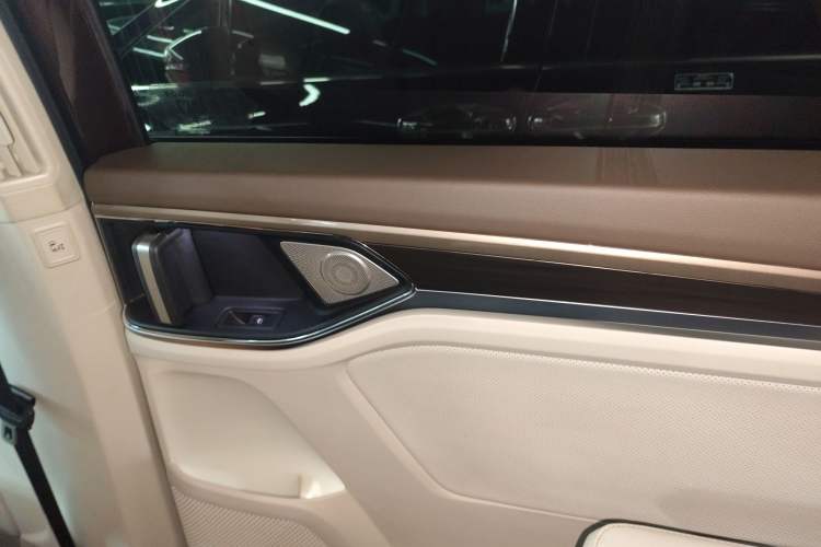 Used Volkswagen Viloran 2020 330TSI Luxury Edition