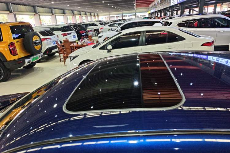 Used Infiniti Q50L 2018 2.0T Enjoyment Version China VI Standard Roof