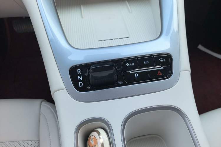 Used Geely Galaxy Geome 2025 UP 410km Exploration+ Edition Gear Lever