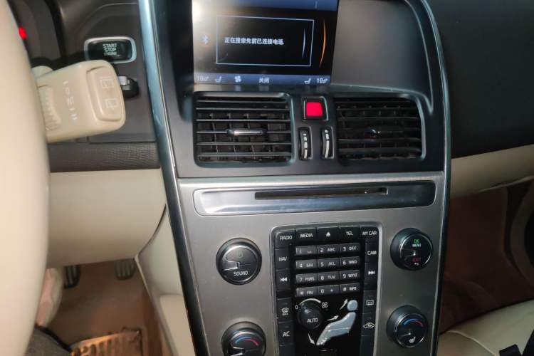 Used Volvo XC60  Audio And AC Panel