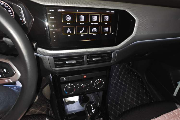 Used Volkswagen Tacqua 2021 280TSI DSG R-Line Connected Version