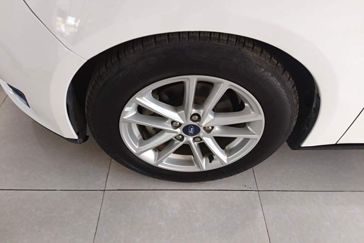 Used Ford Focus 2017 Hatchback EcoBoost 125 Automatic - Ultra-Powerful Style Edition with Smart Drive Features
