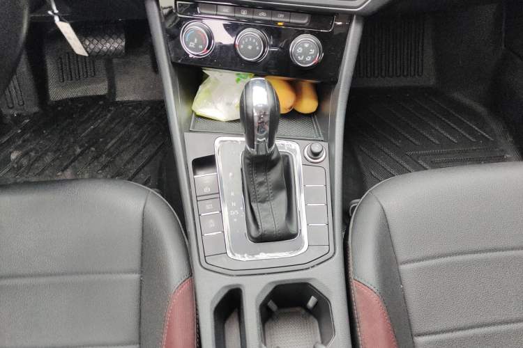 Used Volkswagen Bora 2021 1.5L Automatic Comfort Smart Connect Edition Gear Lever