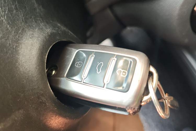 Used smart fortwo 2015 1.0L 52 kW hardtop Dynamic version Vehicle Key