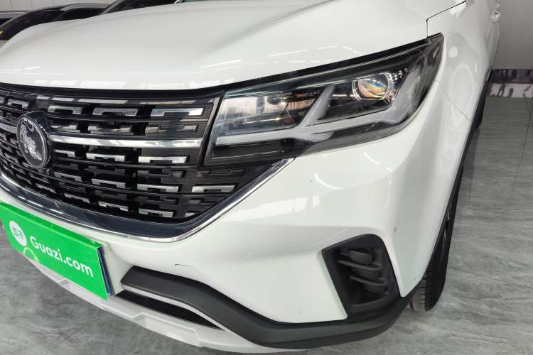 Used FORTHING T5 2022 Grand Edition 1.6L Manual Dream-Chasing Five-Seat Model Left Front Headlight