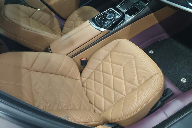 Used BMW 7 Series 2023 735Li M Sport Package Right Front Seat