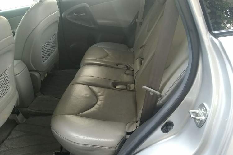 Used Toyota RAV4 2009 2.4L Automatic Luxury Edition
