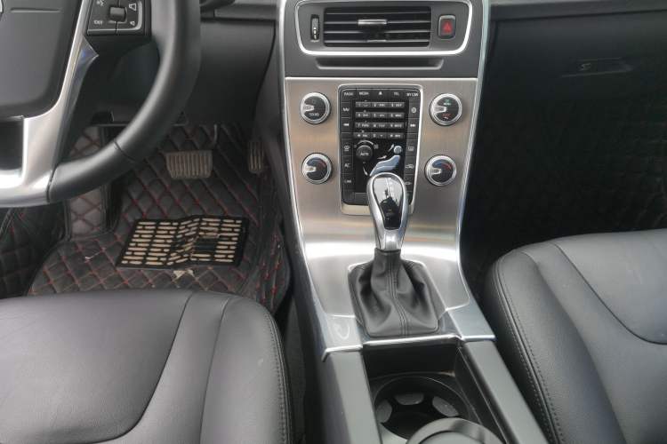 Used Volvo S60 2017 S60L T3 Smart Upgrade Edition Gear Lever