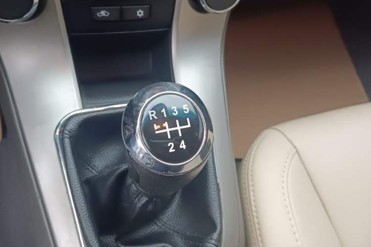 Used Chevrolet Cruze 2015 1.5L Classic SL MT