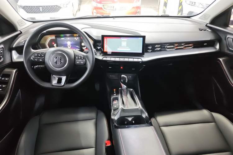 Used MG 5 2021 Revised Version 180 DVVT CVT Youth Luxury Edition Center Console