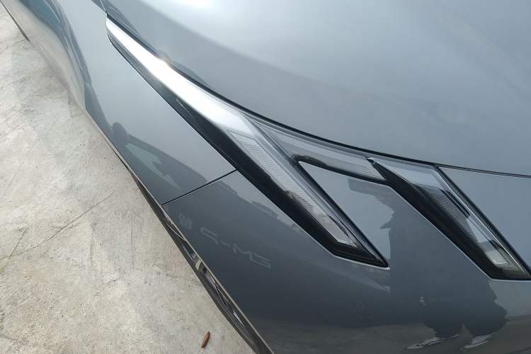 Used Lynk & Co Z20 2025 530 km Range Rear-Wheel Drive Max Right Front Headlight