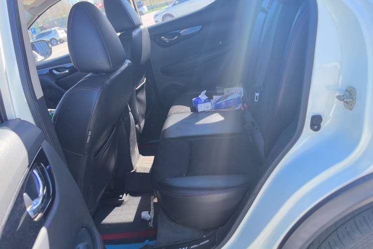 Used Nissan Qashqai 2017 2.0L CVT Smart Enjoyment Version China V Standard Left Rear Seat