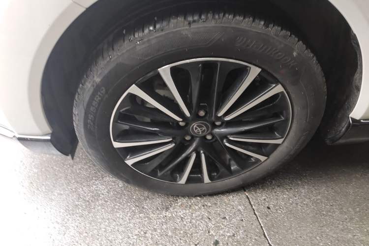 Used Toyota Venza 2023 2.0L CVT Two-Wheel Drive Prestige Version
