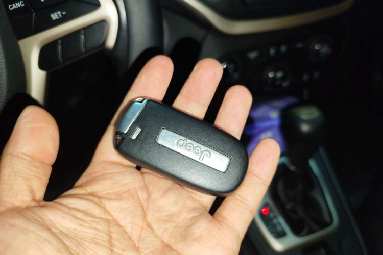 Used Jeep Cherokee 2017 2.0L Superior Edition
