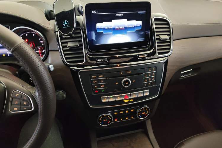 Used Mercedes-Benz GLE 2017 GLE 320 4MATIC Dynamic Model Audio And AC Panel