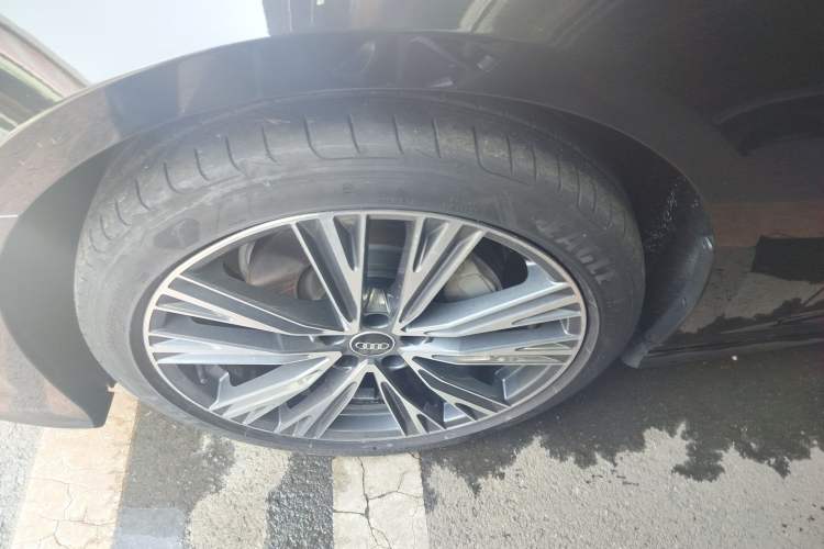 Used Audi A6L 2022 45 TFSI quattro Prestige Dynamic Edition Left Front Wheel Hub