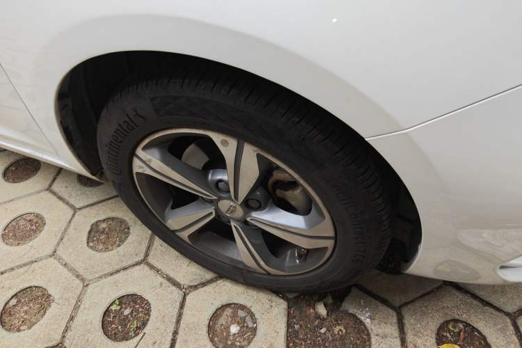 Used Geely Auto Emgrand GL 2019 1.4T CVT Elite Smart Edition Right Front Wheel Hub