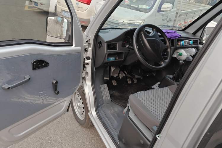 Used Wuling Zhiguang 2023 1.5L Practical Version 5/7 Seats