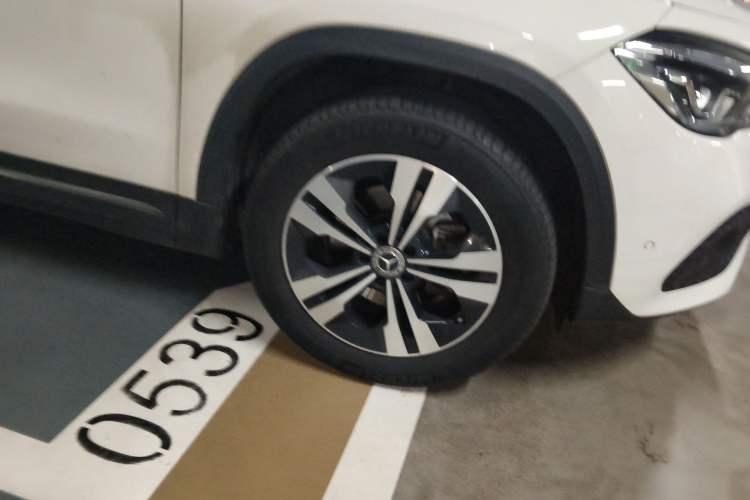 Used Mercedes-Benz GLA 2020 GLA 200 Right Front Wheel Hub