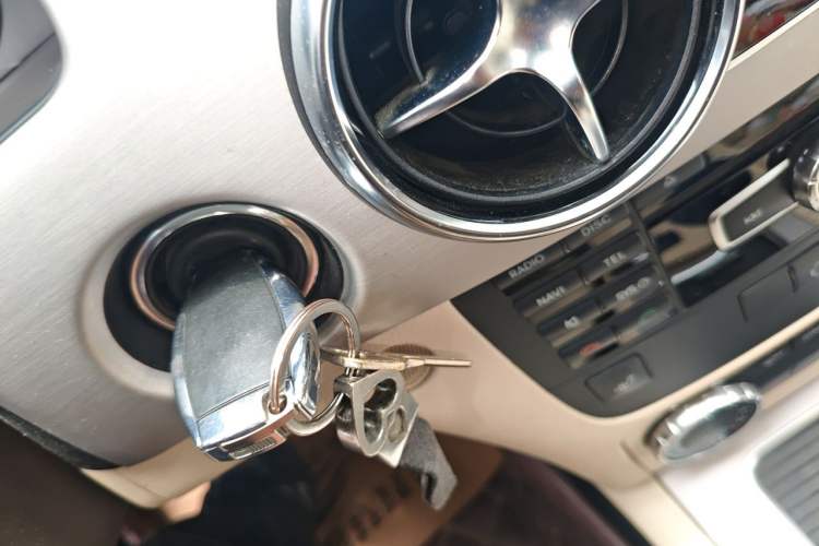 Used Mercedes-Benz GLK-Class 2013 GLK 300 4MATIC Dynamic Sunroof Model
