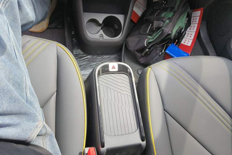 Used Chery QQ Little Ant 2024 Revised Edition Youth Version 321 km Cool Love Edition 29.23 kWh Gear Lever