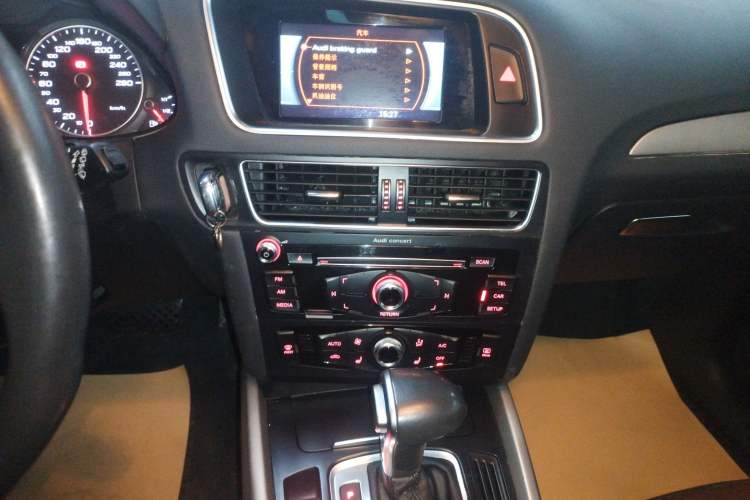 Used Audi Q5 2017 Plus 40 TFSI Ambition Model
