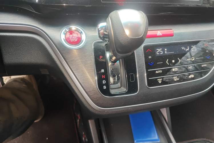 Used Honda Elysion 2016 2.4L Luxury Edition
