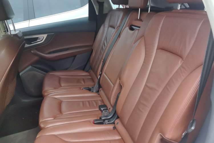 Used Audi Q7 2016 40 TFSI Comfort Model