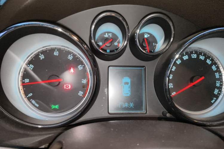 Used Buick Regal 2015 2.0L Leading Fashion Edition
