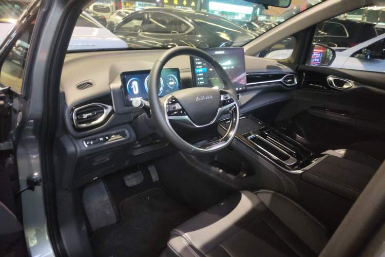 Used AION V 2022 Plus 70 Smart Edition Ternary Lithium Center Console