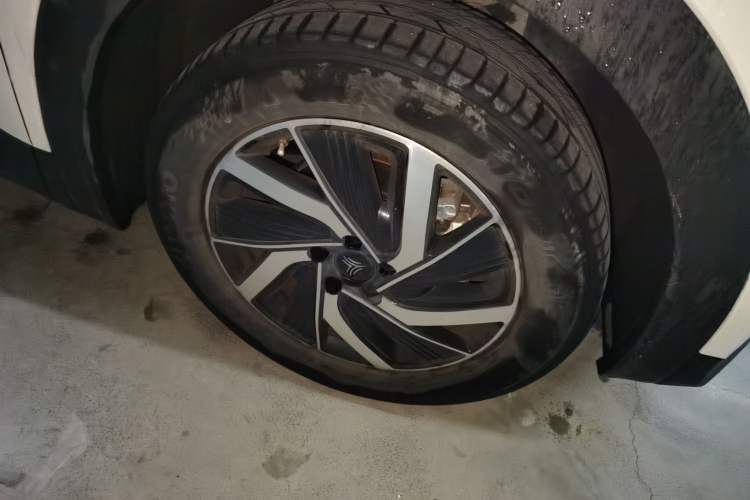 Used NETA U 2021 Pro 400 Cruiser Edition Right Front Wheel Hub