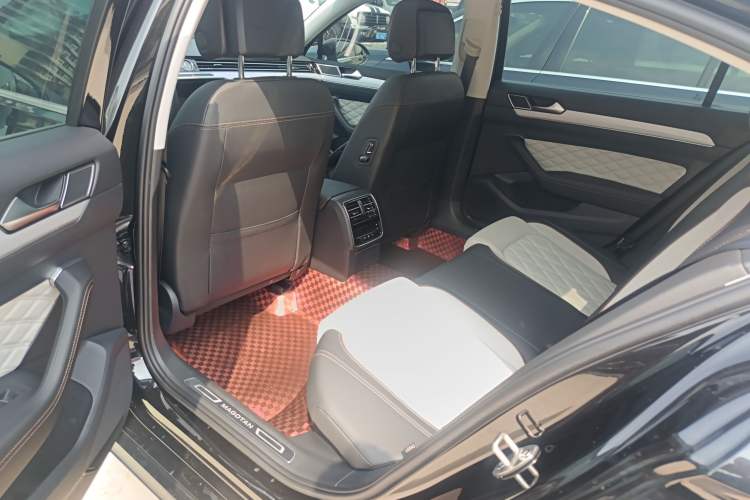 Used Volkswagen Magotan 2025 Revised Version Zhongxiang Edition 330TSI DSG Luxury Trim Left Rear Seat