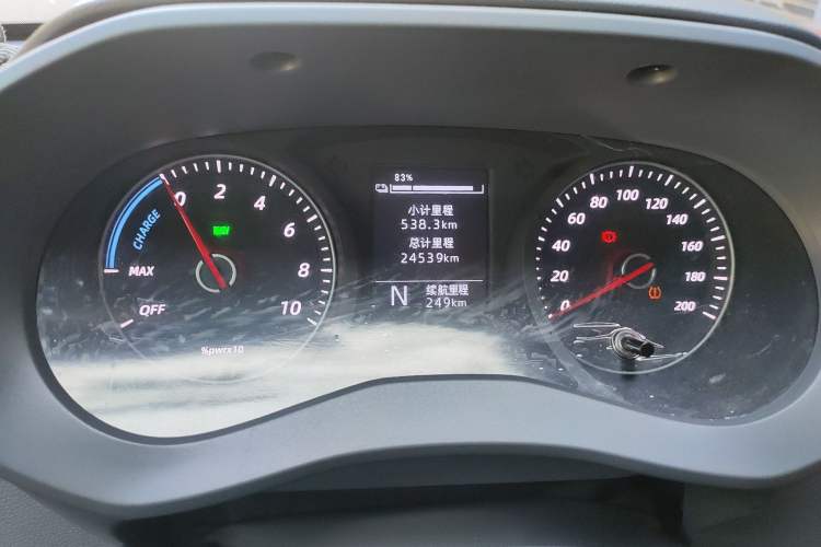 Used Wuling Yangguang 2025 Model 310KM Bus Edition—Customized by CATL
