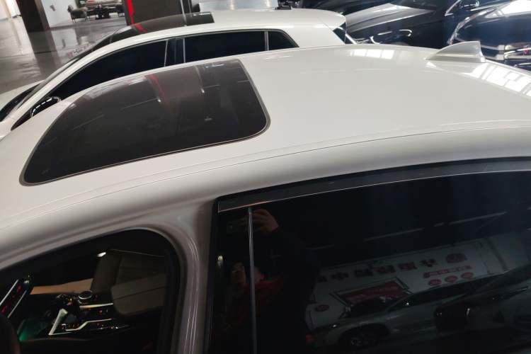 Used BMW 5 Series 2021 525Li Luxury Package Roof