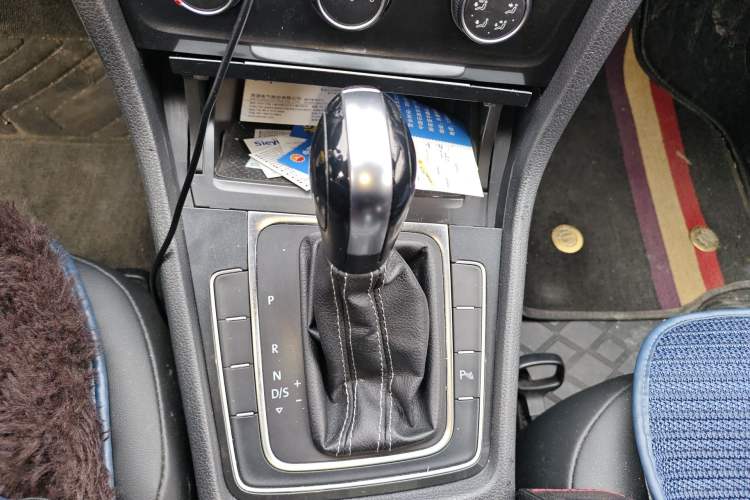 Used Volkswagen Golf 2017 1.6L Automatic Comfort Million-Vehicle Anniversary Edition
