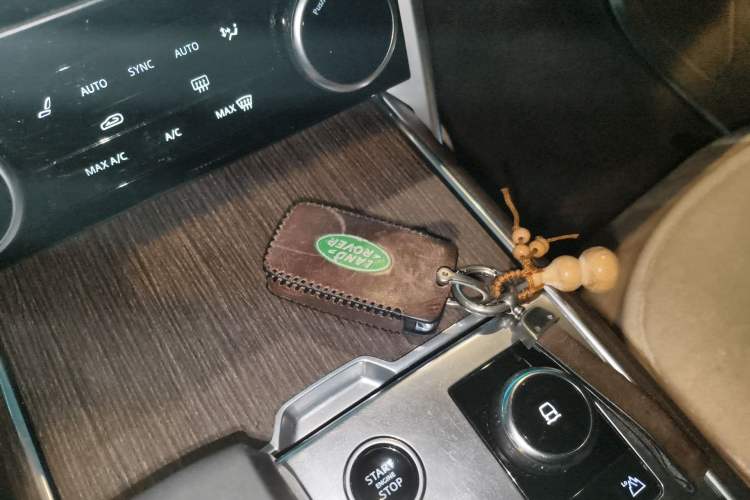 Used Land Rover Range 2023 3.0 L6 400 PS Extended Long-Wheelbase Version