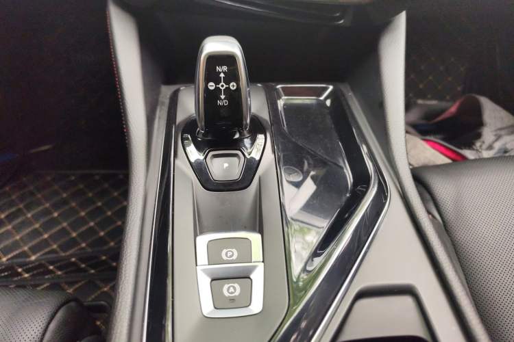 Used Lynk & Co 02 2018 1.5T DCT Two-Wheel Drive Sporty Version China V Standard Gear Lever