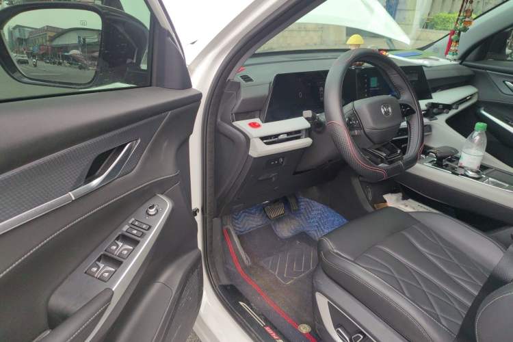 Used CHANGAN CS75 PLUS 2024 3rd Generation Champion Edition 1.5T Intelligent Drive Dynamic Model Driver Seat