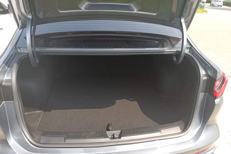 Used Roewe i5 2024 1.5L CVT Luxury Edition