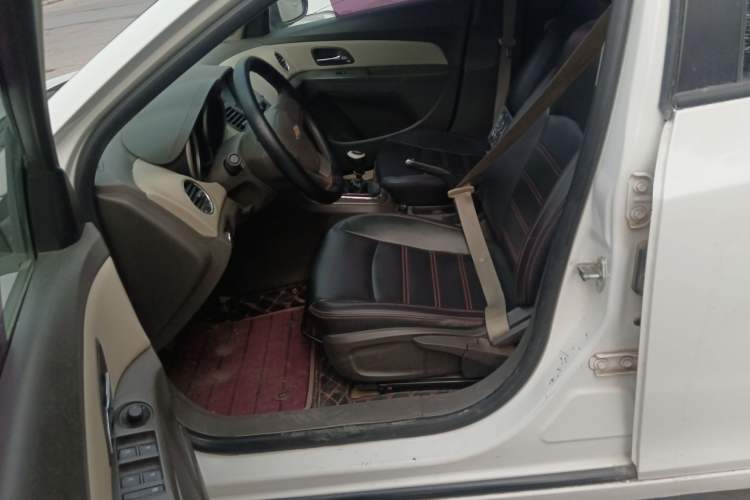 Used Chevrolet Cruze 2015 1.5L Classic SE MT
