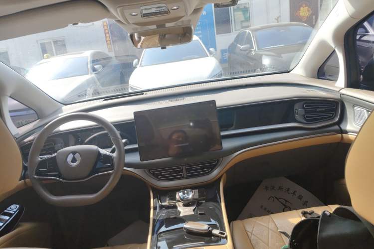 Used Denza D9 2022 DM-i 970 Four-Wheel Drive Prestige Model
