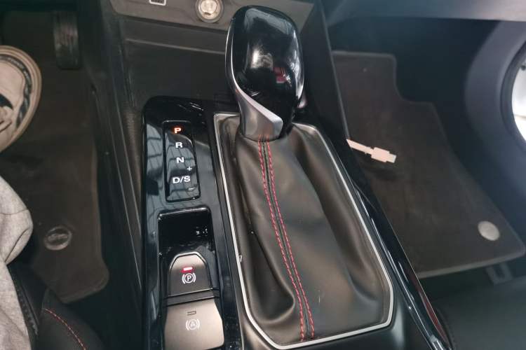 Used MG 5 2023 180 DVVT CVT Luxury Edition
