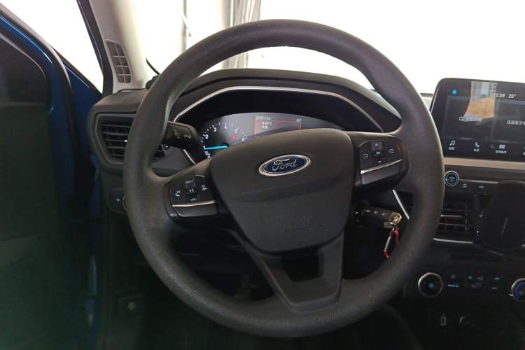 Used Ford Focus 2019 Hatchback 1.5L Manual FENGYUE Model China V Standard Steering Wheel